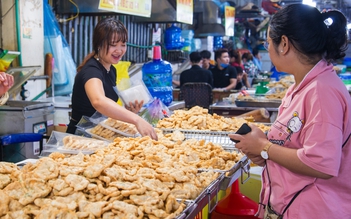 Top 50 món ăn đặc sản Việt Nam: Chả mực giã tay Hạ Long ngon nức tiếng