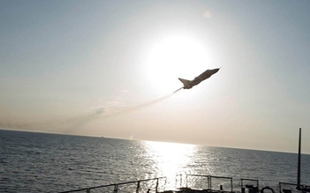 Vì sao tàu chiến Mỹ không bắn chiến đấu cơ Nga ‘phá bĩnh’?