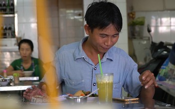Nước mía Sương Nguyệt Anh, địa điểm ăn vặt của người trung niên ở Sài Gòn