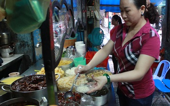 Người Sài Gòn lưu luyến rủ nhau ăn 'chè âm phủ' gần một thế kỷ