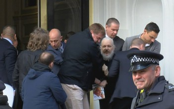 Anh bắt giữ nhà sáng lập WikiLeaks