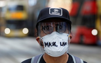 Hồng Kông áp dụng luật cấm người biểu tình đeo khẩu trang