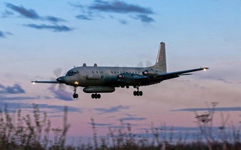 Phòng không Syria suýt bắn nhầm máy bay dân sự khi chống trả Israel