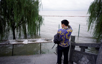 Vũ Hán và 3 tỉnh báo động đỏ khi mực nước đập Tam Hiệp vượt mức cảnh báo lũ hơn 10 m