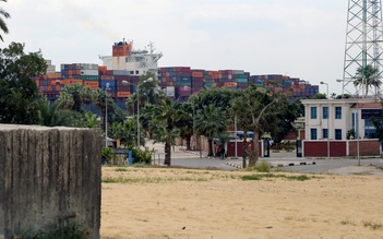 Kênh Suez khai thông, tàu nào được qua kênh đầu tiên?