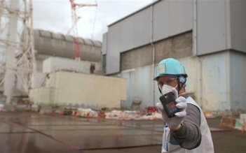 Trung Quốc thách Nhật Bản: nói uống nước nhiễm xạ đã xử lý không sao thì uống đi!