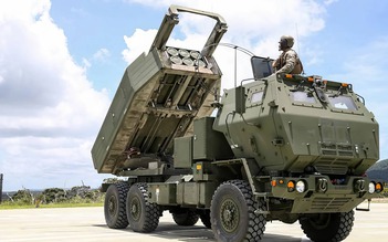 Hệ thống tên lửa phóng loạt HIMARS đến Ukraine cùng 60 binh sĩ đã qua huấn luyện