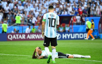 HLV Argentina thừa nhận giở hết bài vẫn bất lực, không 'chiều' được Messi