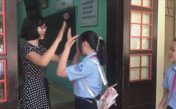 Gặp cô và trò trong video Lời chào yêu thương phiên bản Việt đang gây sốt trên Facebook