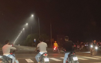 Hàng trăm thanh thiếu niên đua xe “đại náo” trên quốc lộ 13 trong đêm khuya
