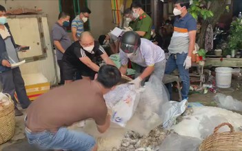 Cận cảnh 100kg ma túy ngụy trang trong cần xé chứa mắm cá đưa từ Campuchia về TP.HCM