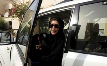 Phụ nữ Ả Rập Xê Út vui mừng vì bỏ lệnh cấm lái xe