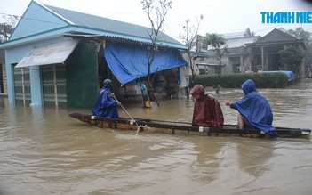 Mưa lũ, nhiều xã thuộc tỉnh Quảng Trị mênh mông nước