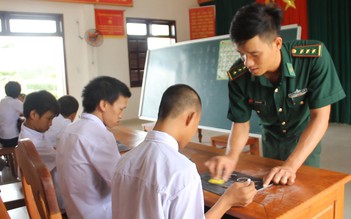 Thương lắm lớp học đặc biệt cho những đứa trẻ đặc biệt ở ngôi làng ven biển Quảng Nam