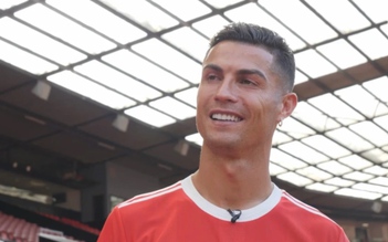 Ronaldo đáp trả đanh thép về đồn đoán đến Manchester United 'dưỡng già'