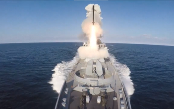 Xem video chiến hạm Nga bắn tên lửa Kalibr 'khiến 50 sĩ quan Ukraine thiệt mạng'