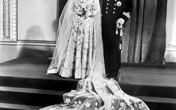 Hạnh phúc của Nữ hoàng Anh sau 70 năm ngày cưới