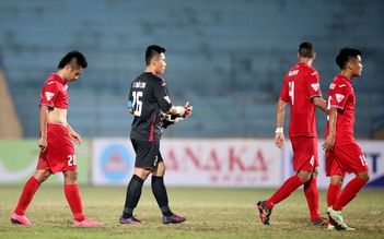 Mở màn V-League 2017: 'Trọng tài đã cướp của Than Quảng Ninh một chiến thắng'
