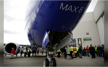 Dù bênh vực dòng 737 MAX 8, Mỹ yêu cầu Boeing thay đổi thiết kế