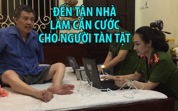 Công an Hà Nội đến tận nhà làm căn cước cho người tàn tật