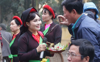 Du khách say mê với làn điệu quan họ Bắc Ninh