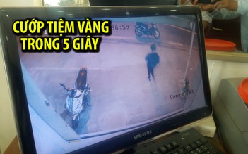 Táo tợn đập búa hốt vàng trước mặt chủ tiệm trong 5 giây