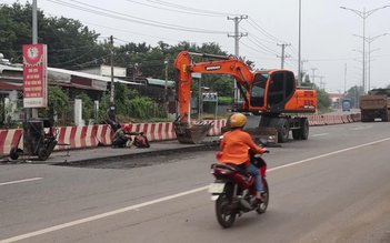 Bình Phước tranh thủ sửa đường để người dân về quê an toàn