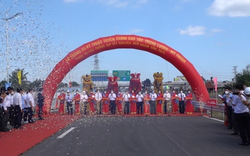 Chủ tịch nước dự lễ thông xe cao tốc Trung Lương – Mỹ Thuận