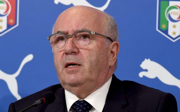 Chủ tịch Liên đoàn bóng đá Ý từ chức