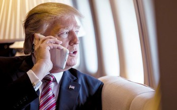 Trung Quốc ‘khuyên’ Tổng thống Trump xài điện thoại Huawei thay iPhone