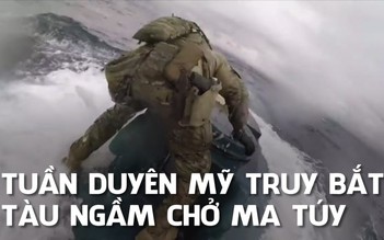 Kịch tính lính tuần duyên Mỹ can đảm lao lên tàu ngầm chở ma túy đang lẩn trốn