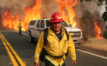 Cháy rừng nghiêm trọng đe dọa dân cư, bang California kêu gọi hỗ trợ