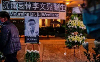 Người Trung Quốc tưởng nhớ bác sĩ Lý Văn Lượng 2 năm sau trận dịch Covid-19 tại Vũ Hán