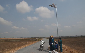 Để giảm tối đa nhập cảnh trái phép, cấp tốc “thắp sáng” 23km đường tuần tra biên giới