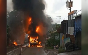 Kinh hoàng cảnh xe bồn chở xăng và xe tải bốc cháy dữ dội ở Bình Phước