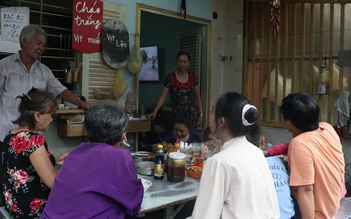 ‘Về đây em’ quán cháo 1.000 đồng rẻ như cho, đong đầy yêu thương