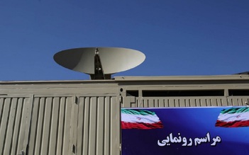 Iran trình làng radar giám sát bờ biển di động, theo dõi 100 tàu cùng lúc