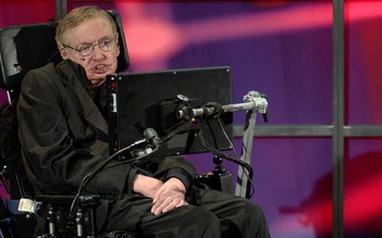 Xe lăn của cố thiên tài vật lý Stephen Hawking được bán giá 9 tỉ đồng