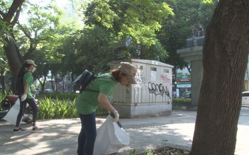 Hàng ngàn tình nguyện viên dọn vệ sinh trong ngày trái đất