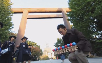Ảo diệu màn tung hứng Kendama của người Nhật Bản