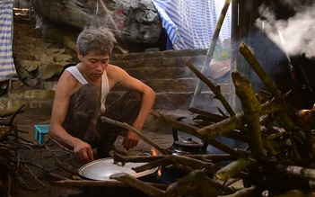 Tiểu thương chùa Hương sau năm Covid: “Thà đói còn hơn vướng dịch”