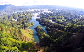 Sửng sốt trước vẻ đẹp của Hạ Long giữa lòng Tây nguyên