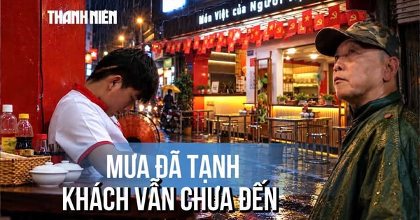 Mưa tạnh, đường hết ngập: Vì sao phố ẩm thực Phan Xích Long vẫn vắng khách?