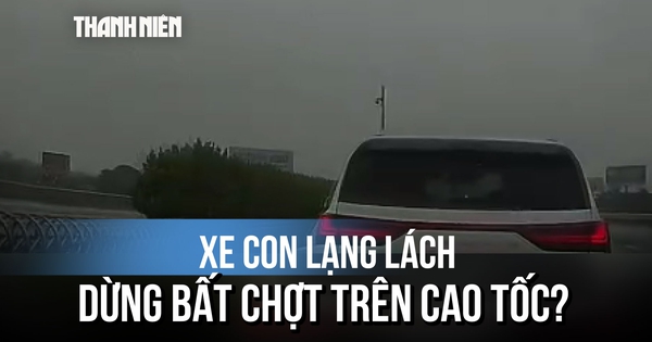 Camera ghi lại cú va chạm liên hoàn: 1 xe con lạng lách, dừng trên cao tốc