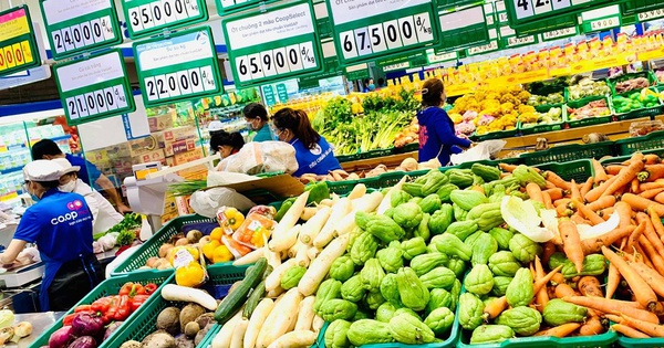 Từ ngày 1.10, người dân có thẻ xanh tự do mua sắm tại Co.opmart, AEON...