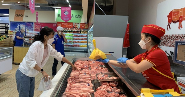 Thịt heo giảm giá đến 50% tại siêu thị Co.opmart