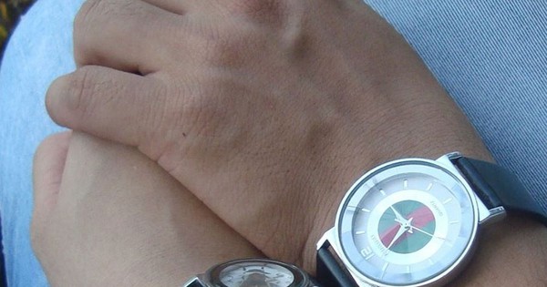 Có nên hay không công khai người yêu lên mạng xã hội?