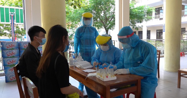 Gần 11 ngàn học sinh Đà Nẵng đi xét nghiệm trước kỳ thi tốt nghiệp