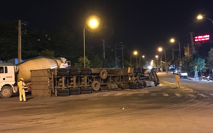 Tai Nạn Tại Vòng Xoay Phú Hữu: Tin Tức, Hình Ảnh, Video, Bình Luận Tai Nạn Tại Vòng Xoay Phú Hữu: Tin Tức, Hình Ảnh, Video, Bình Luận