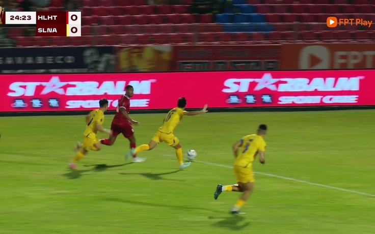 Highlight CLB Hà Tĩnh 2-2 SLNA: Rượt đuổi 4 bàn, SLNA lỡ cơ hội chiếm ngôi đầu